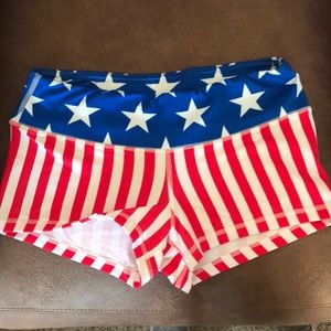 fleo american flag shorts - medium